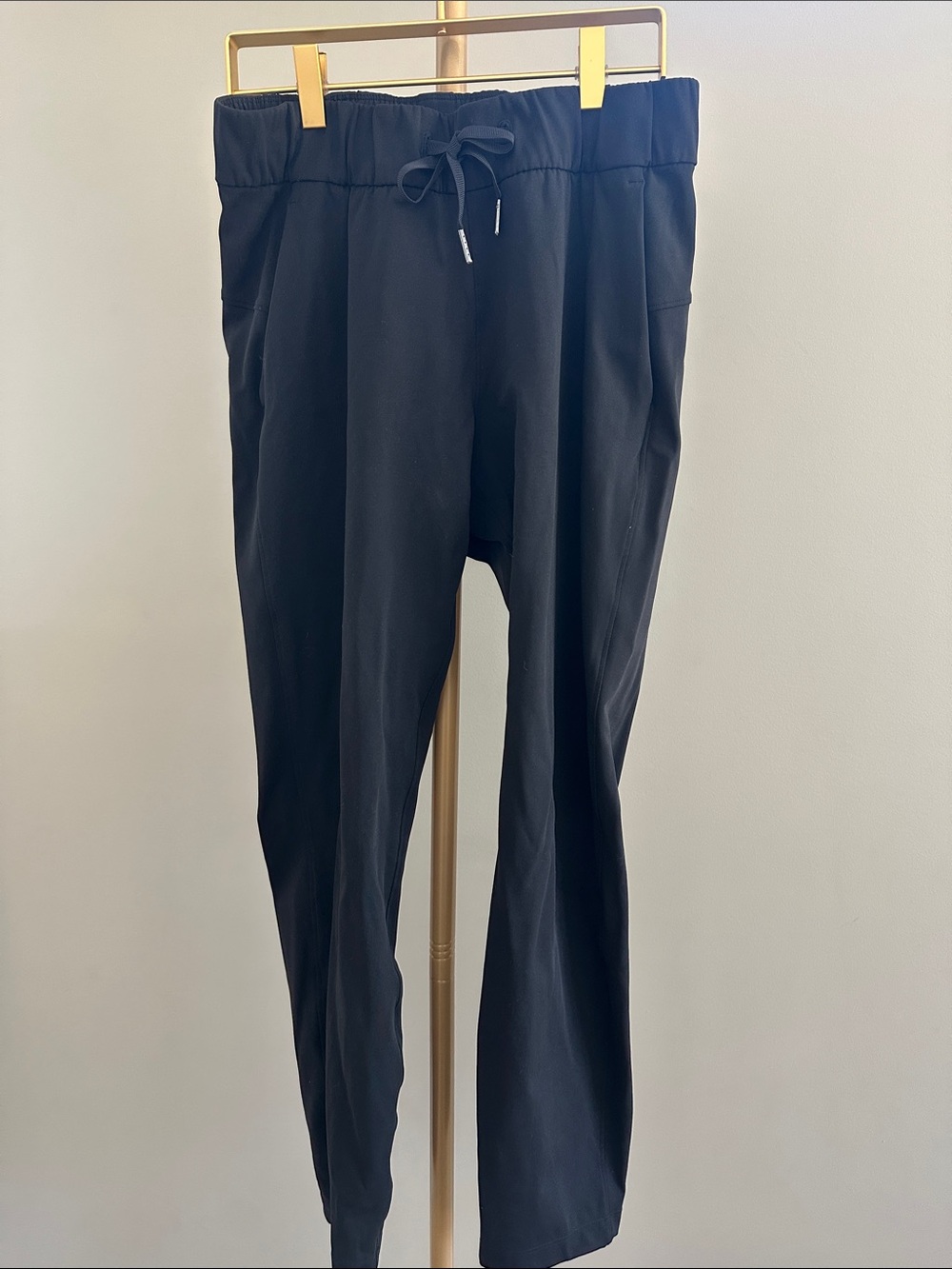 Lululemon On the Fly Joggers Black Women’s Size 4 Pockets Drawstring Lululemon